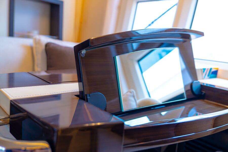 2017 Azimut 77 