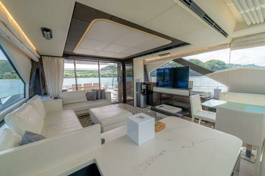2017 Azimut 77 