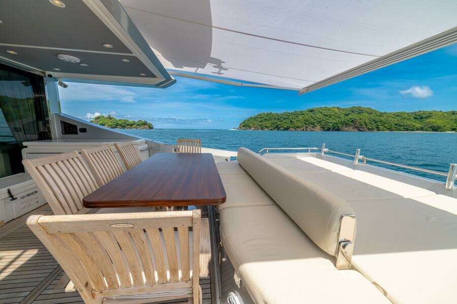 2017 Azimut 77 