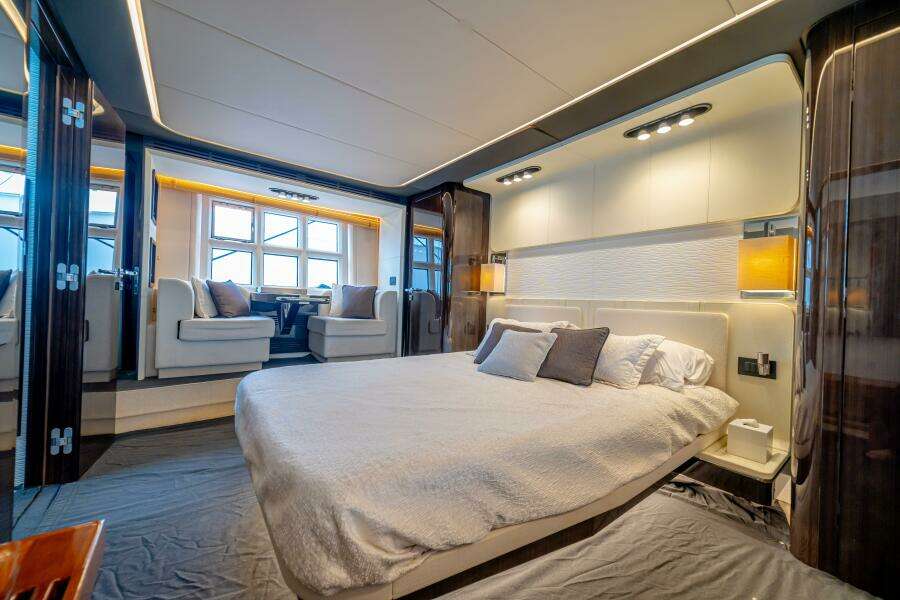 2017 Azimut 77 