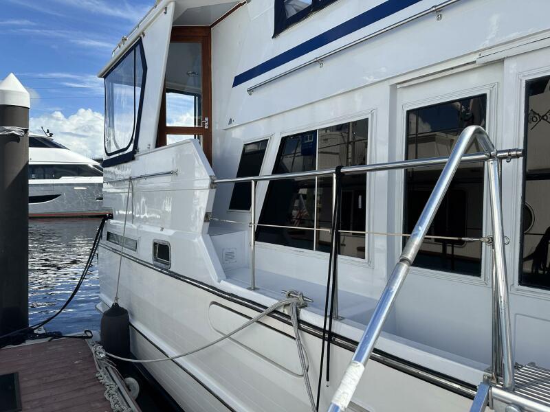42' 2002 Novatec Sundeck