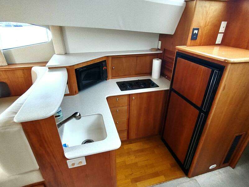 NO BAD DAYS 33ft Silverton Yacht For Sale
