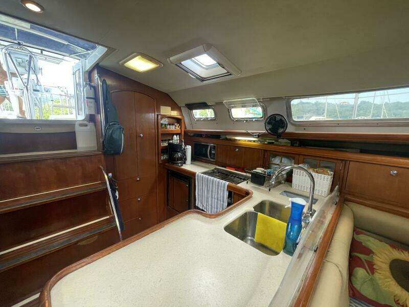 Role 44ft Hunter Yacht For Sale Role 44ft Hunter Yacht For Sale