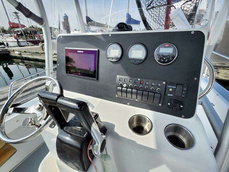 20ft Boston Whaler Yacht For Sale