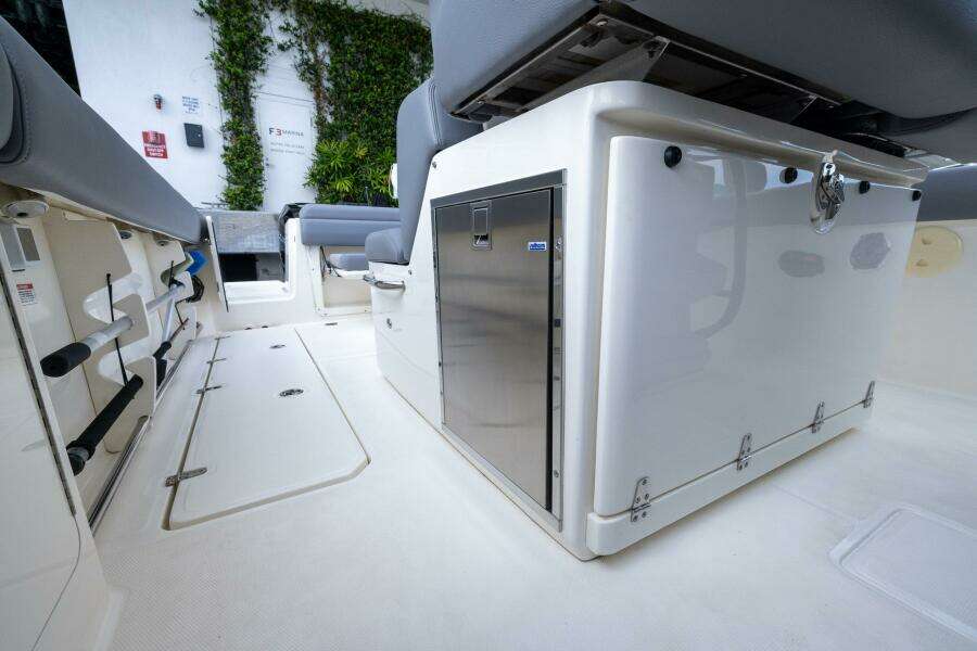REEL DANCER 33ft Boston Whaler Yacht For Sale