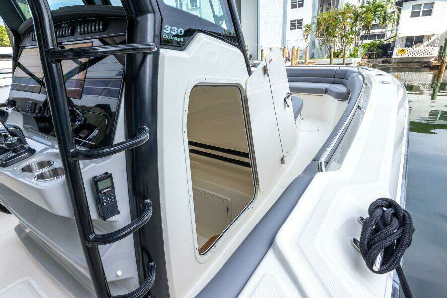REEL DANCER 33ft Boston Whaler Yacht For Sale