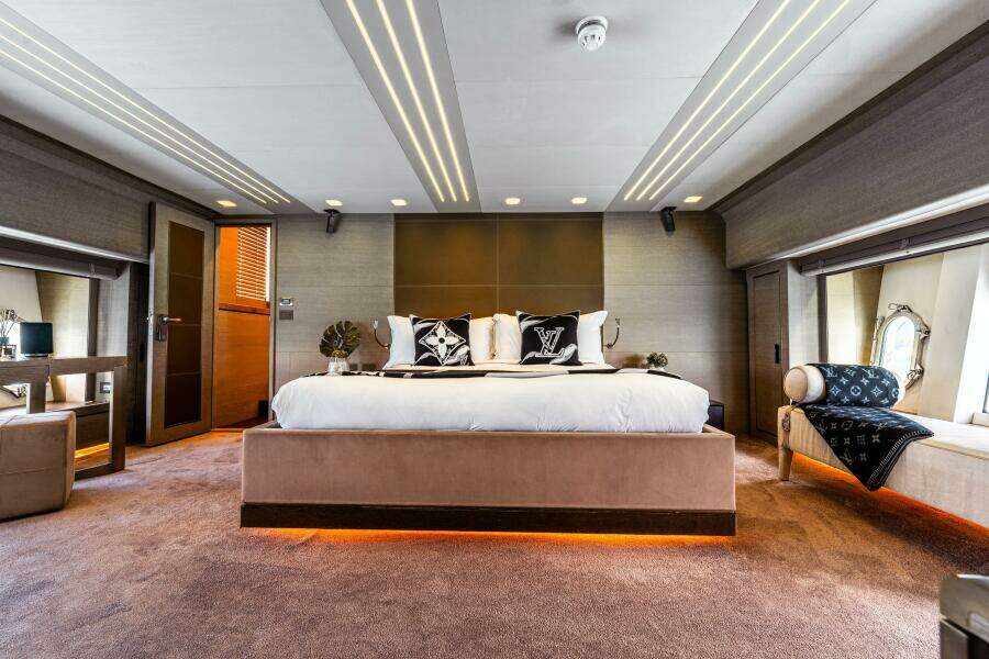 M 105ft Monte Carlo Yachts Yacht For Sale