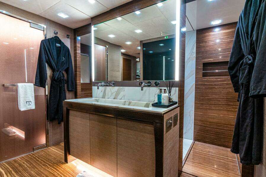 M 105ft Monte Carlo Yachts Yacht For Sale