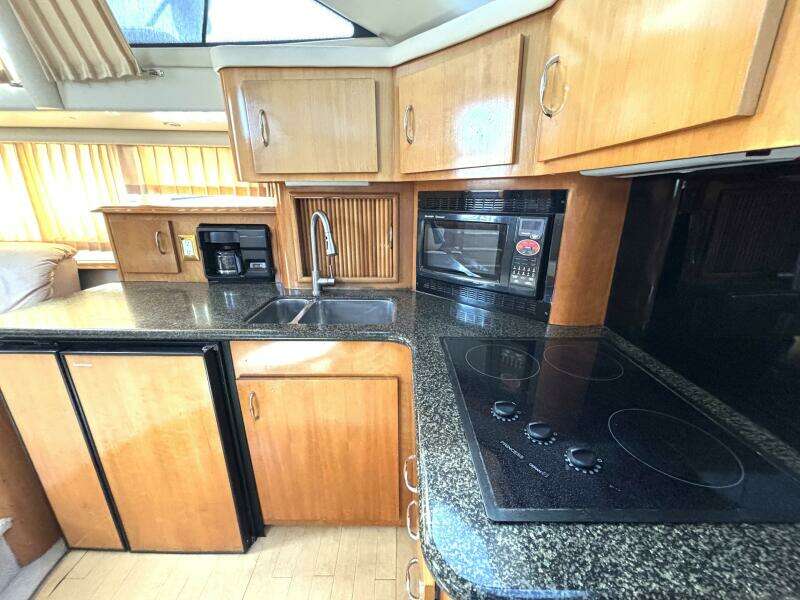 Michelle Rene 39ft Carver Yacht For Sale