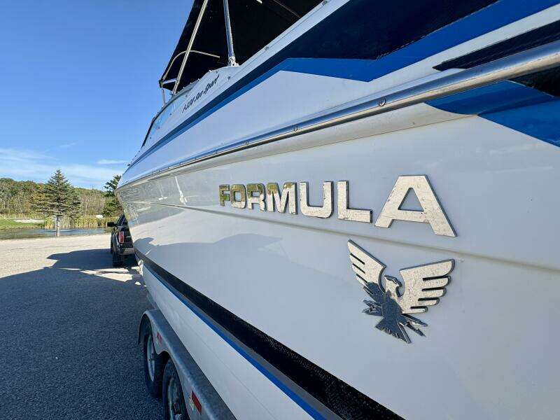 Sick Puppy 33ft Formula Yacht For Sale