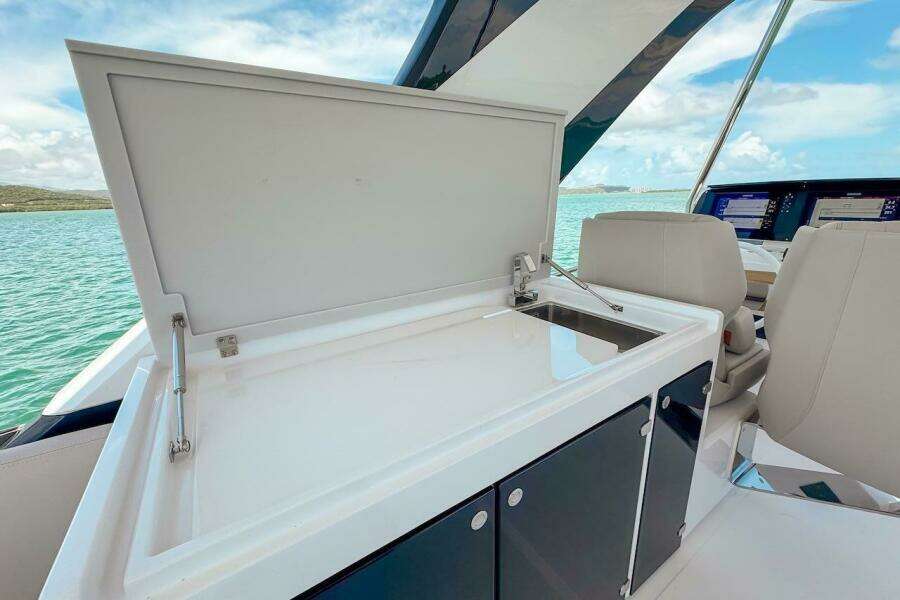 Macu 58ft Ferretti Yachts Yacht For Sale