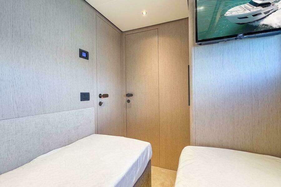 Macu 58ft Ferretti Yachts Yacht For Sale