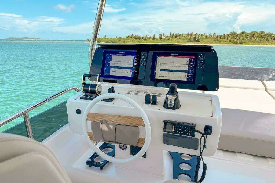 Macu 58ft Ferretti Yachts Yacht For Sale