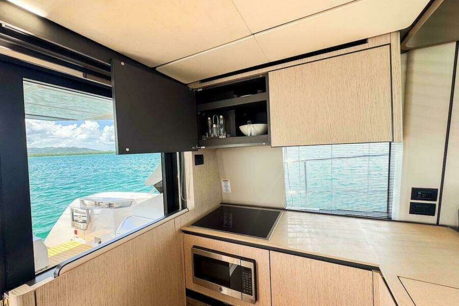 Macu 58ft Ferretti Yachts Yacht For Sale