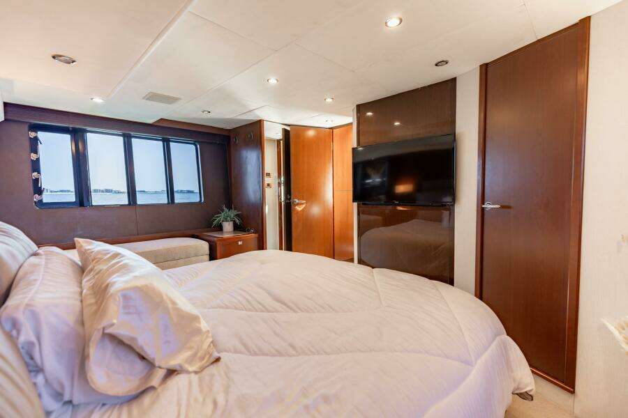 2011 Princess 64 'Harbor Story' - Master Stateroom