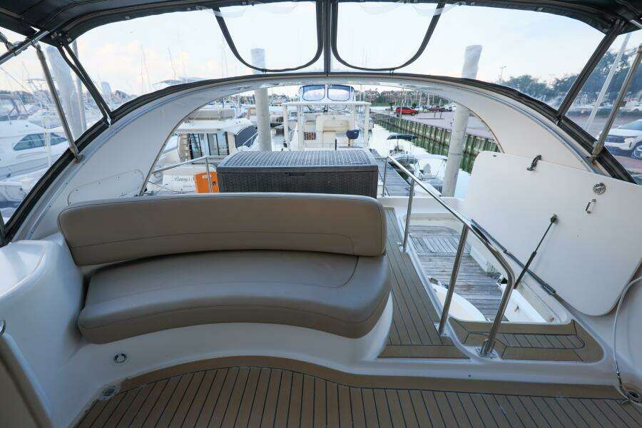 2004 Meridian 411 