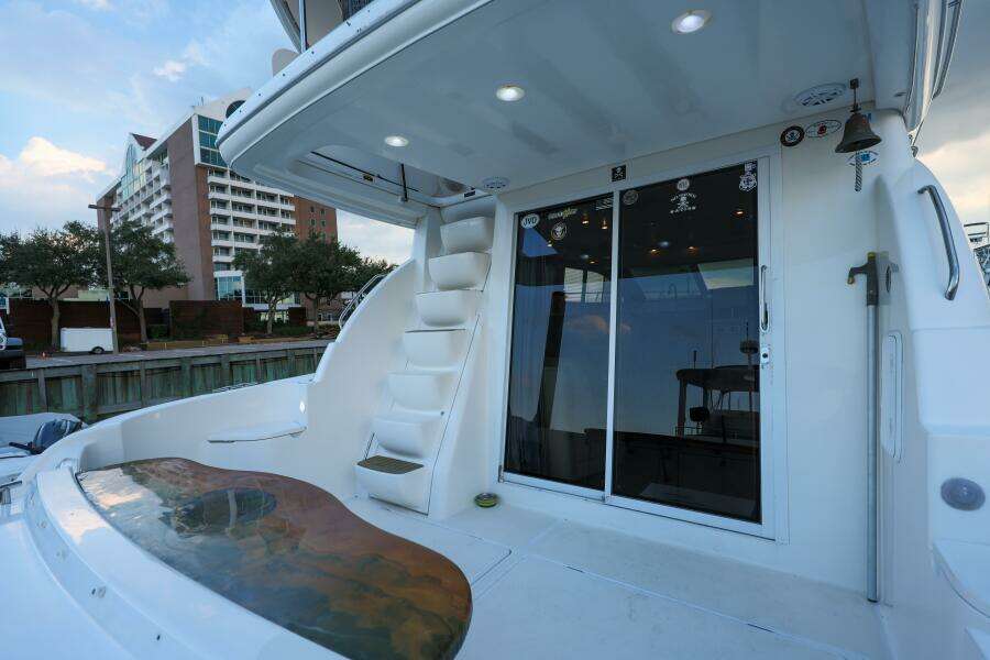 2004 Meridian 411 