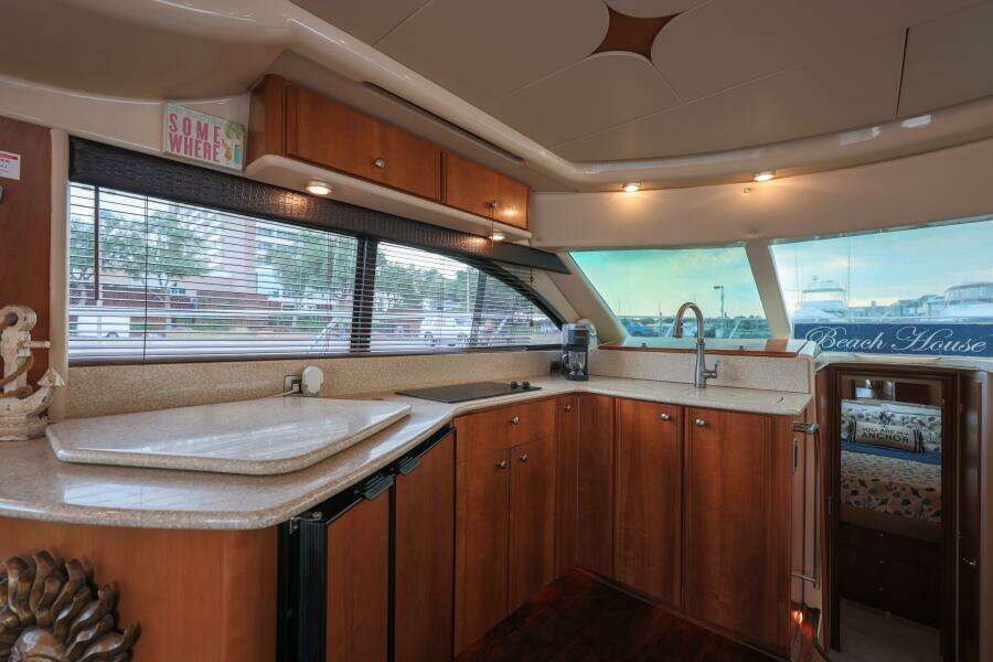 2004 Meridian 411 