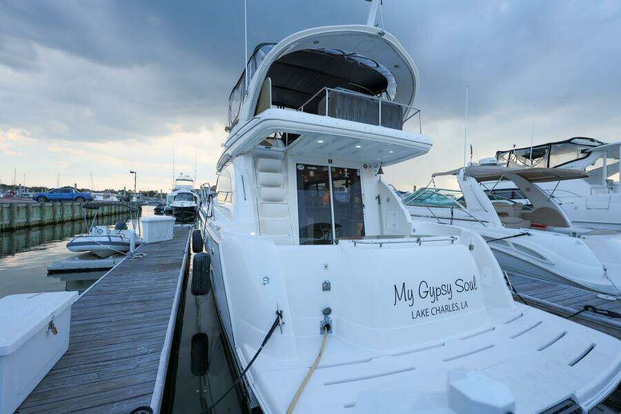 2004 Meridian 411 