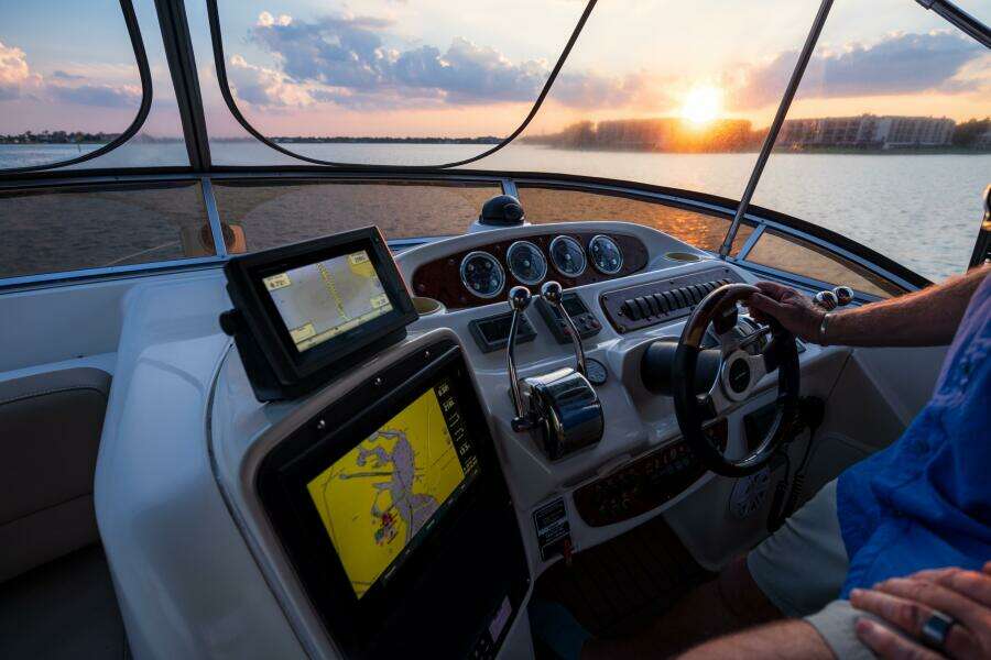 2004 Meridian 411 