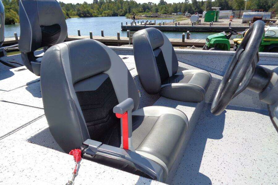 18ft Express Yacht For Sale