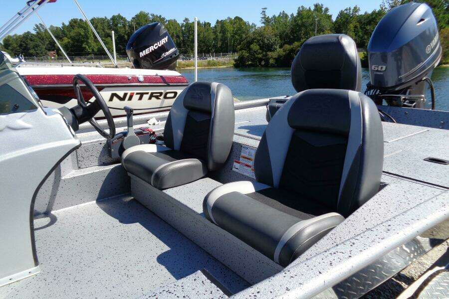 18ft Express Yacht For Sale