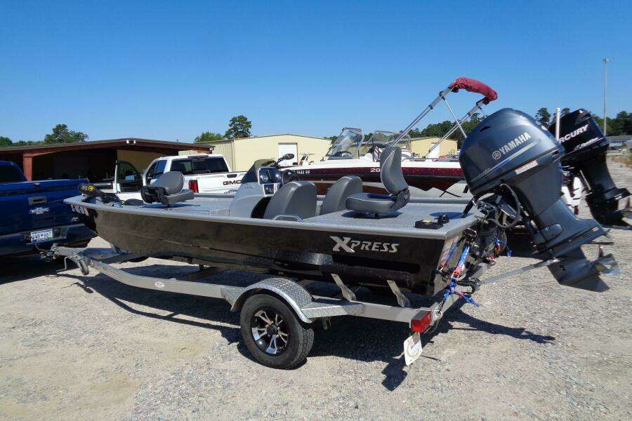 18ft Express Yacht For Sale