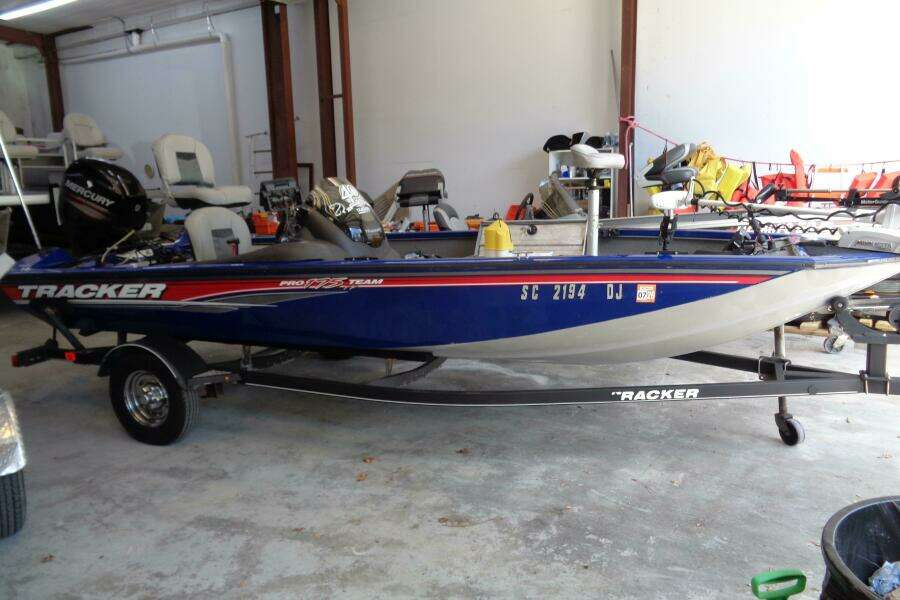 18ft Tracker Yacht For Sale