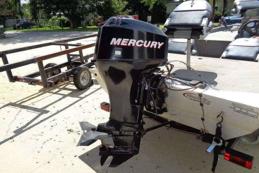 18ft Tracker Yacht For Sale