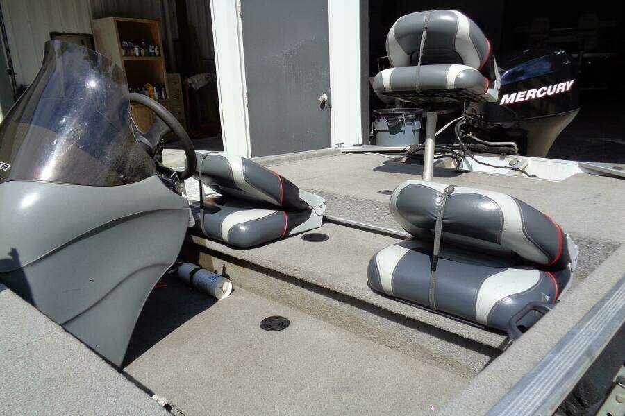 18ft Tracker Yacht For Sale