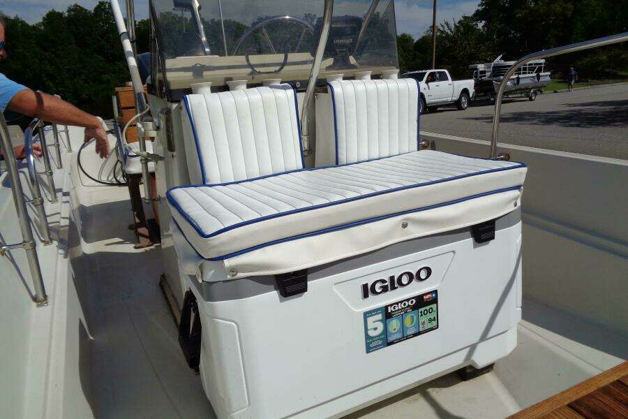 18ft Boston Whaler Yacht For Sale