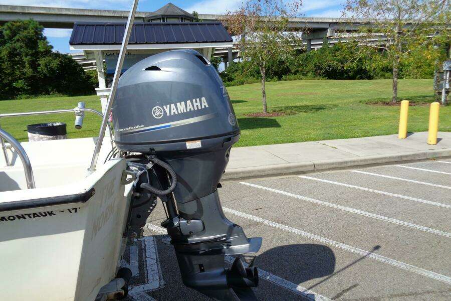 18ft Boston Whaler Yacht For Sale