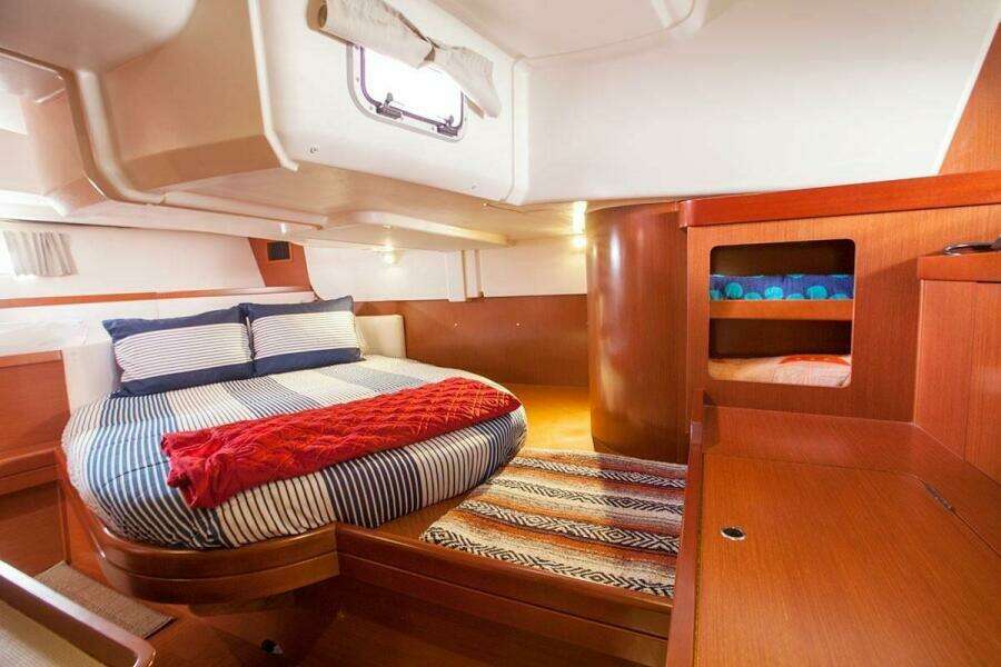 HYDRO THERAPY 50ft Beneteau Yacht For Sale