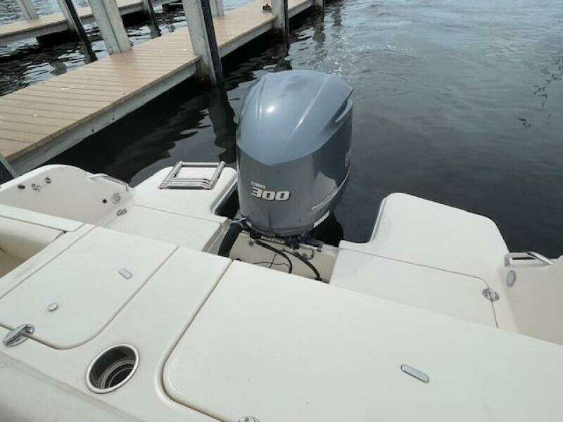 235 Freedom 23ft Grady White Yacht For Sale