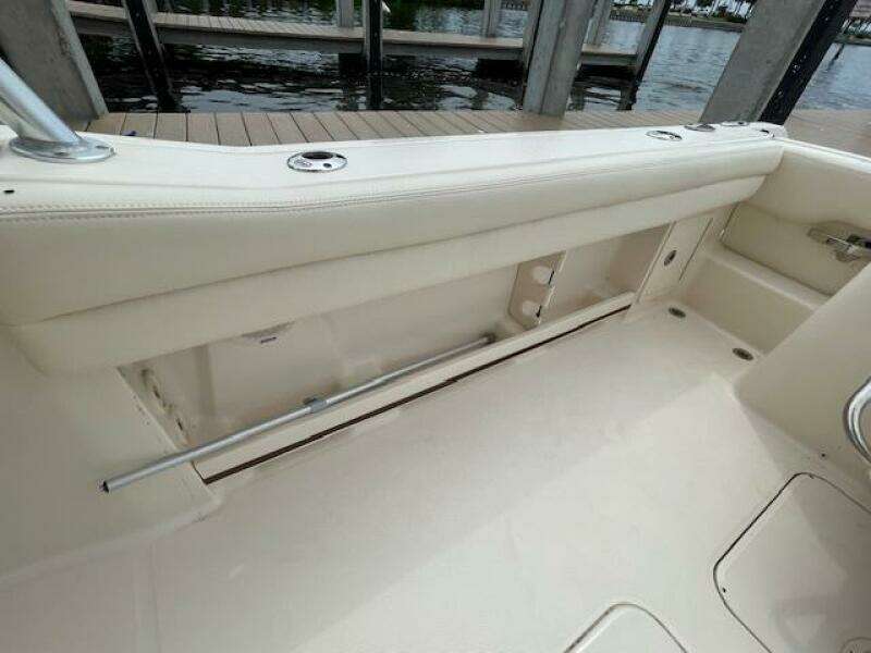 235 Freedom 23ft Grady White Yacht For Sale