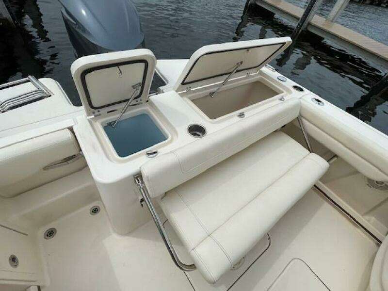 235 Freedom 23ft Grady White Yacht For Sale
