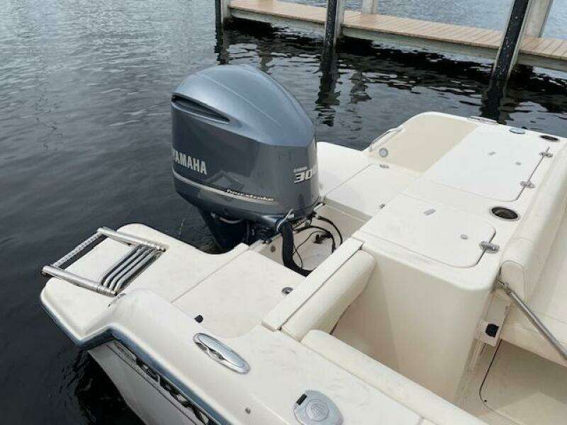 235 Freedom 23ft Grady White Yacht For Sale