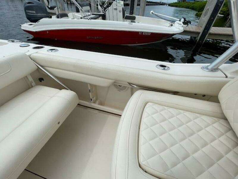 235 Freedom 23ft Grady White Yacht For Sale