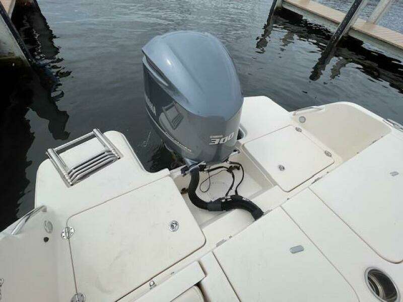 235 Freedom 23ft Grady White Yacht For Sale