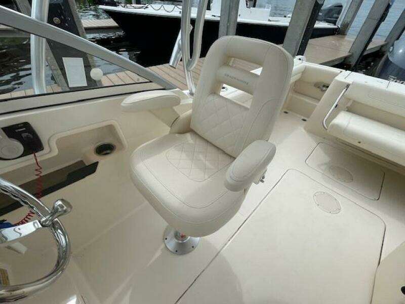 235 Freedom 23ft Grady White Yacht For Sale