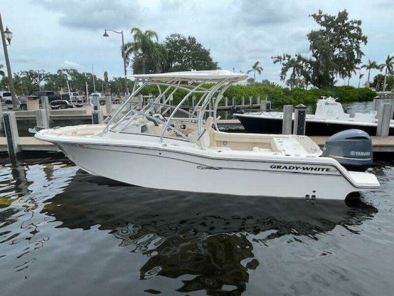 235 Freedom 23ft Grady White Yacht For Sale