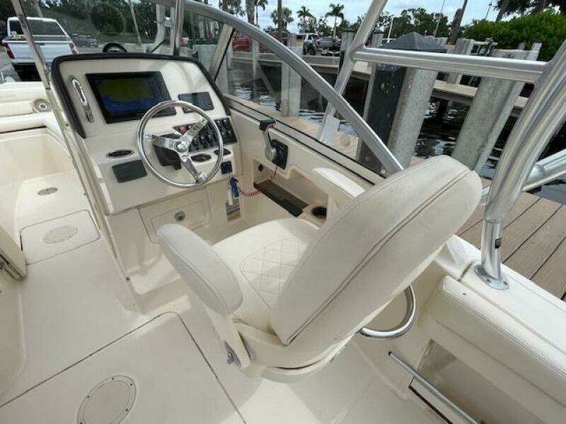 235 Freedom 23ft Grady White Yacht For Sale