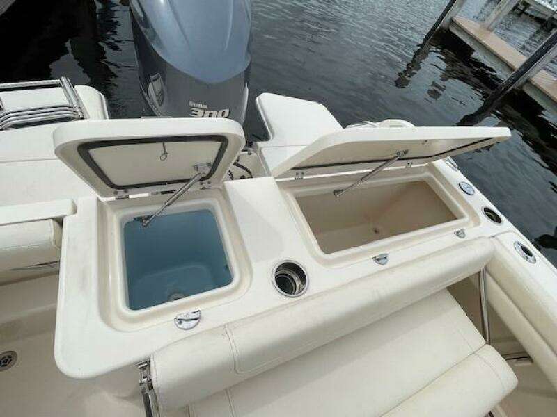 235 Freedom 23ft Grady White Yacht For Sale