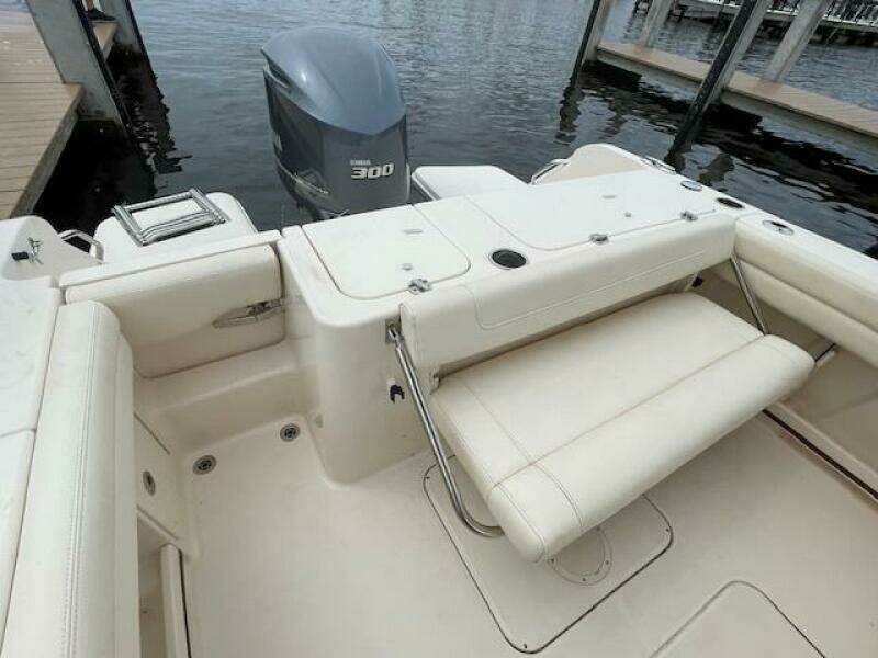 235 Freedom 23ft Grady White Yacht For Sale