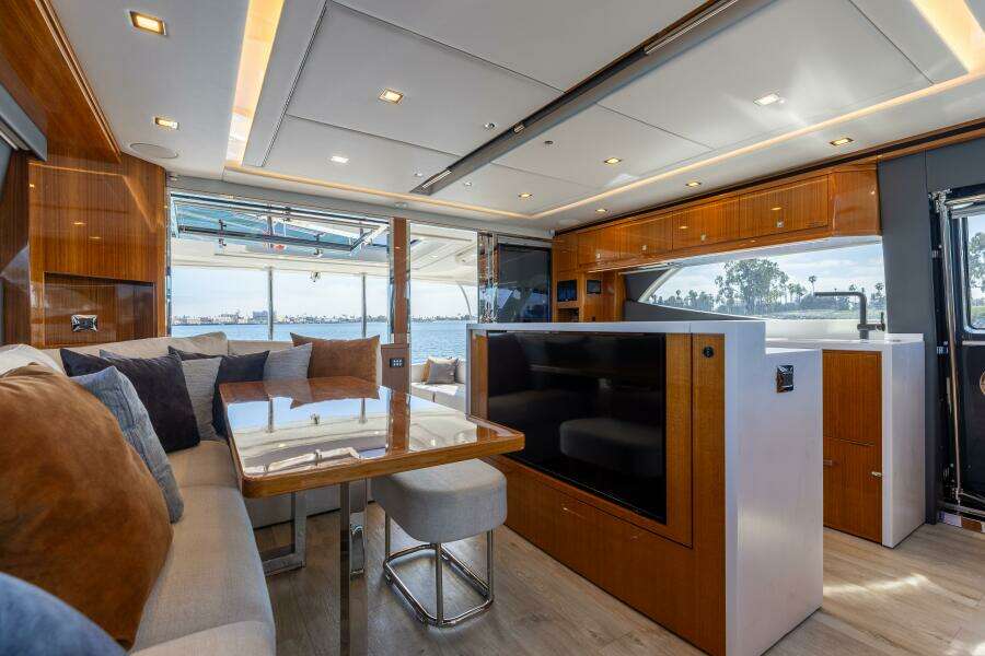 Riviera 645 SUV (HERMOSA)