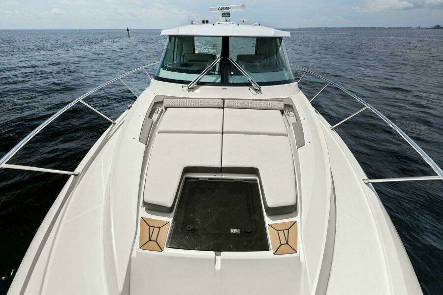 2022 Tiara Sport 43 LE