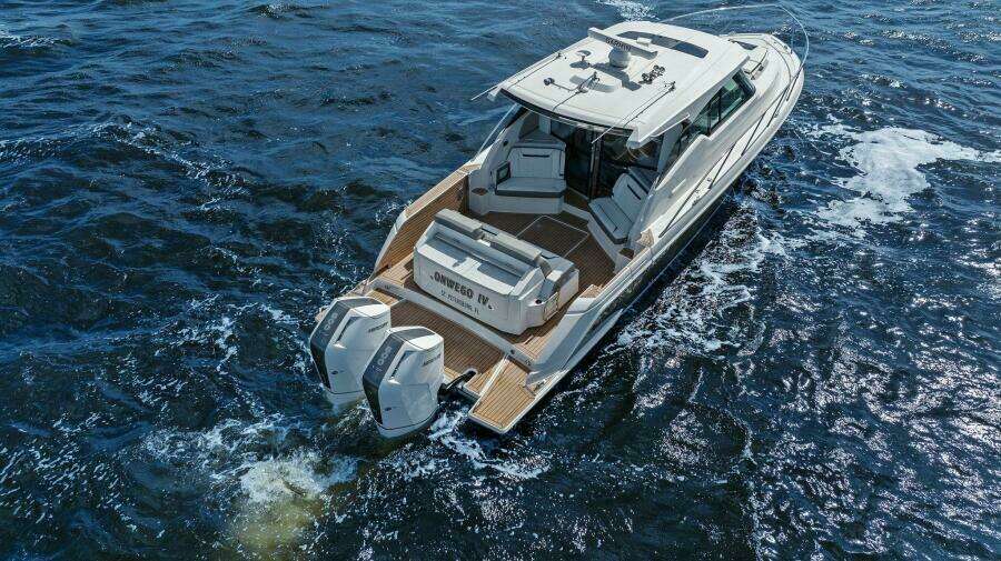 2022 Tiara Sport 43 LE