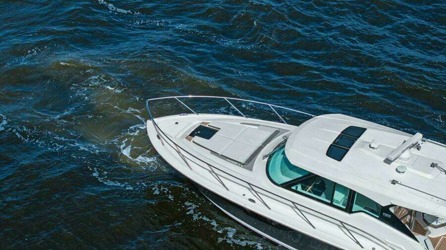 2022 Tiara Sport 43 LE