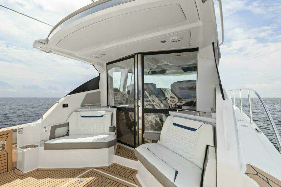 2022 Tiara Sport 43 LE