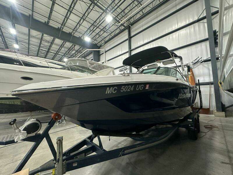 24ft Mastercraft Yacht For Sale